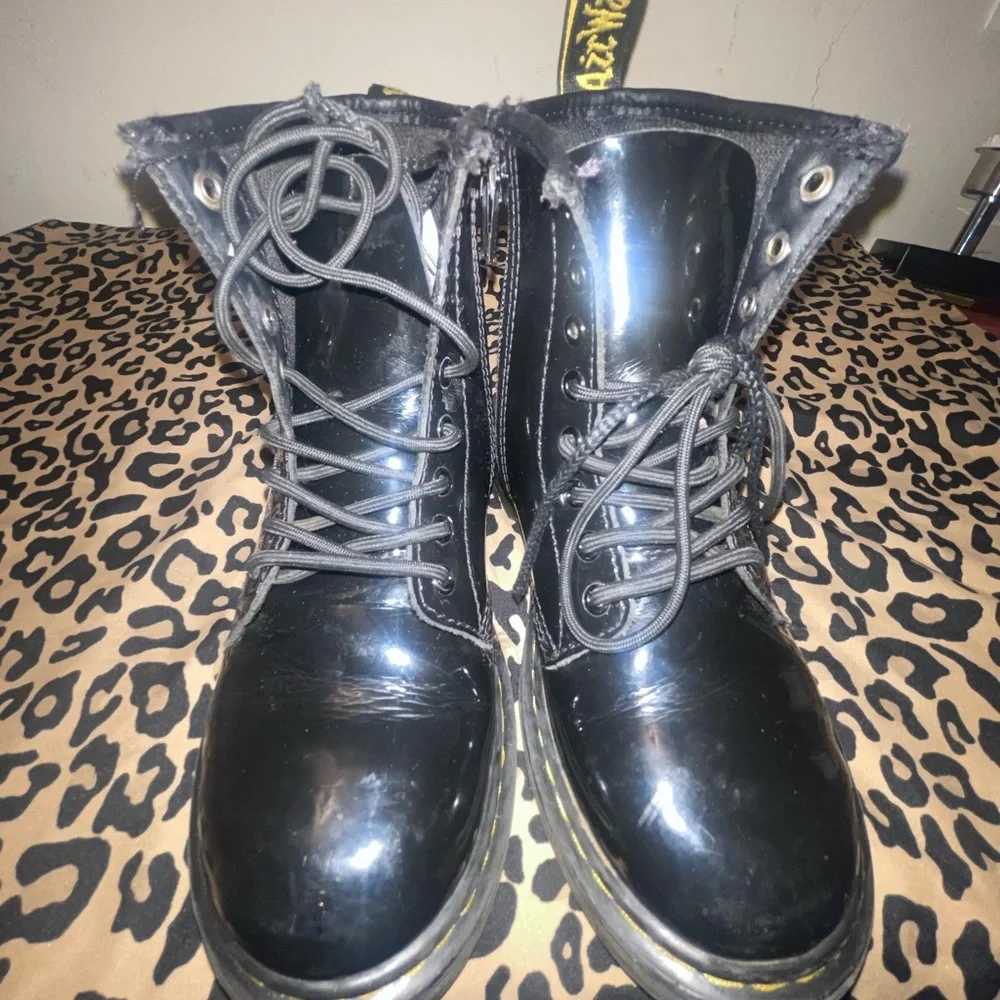 Dr Martens Boots size 1 - Picture 3 of 4